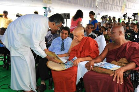 බලශක්තියෙන් සපිරි, සුහුරු, සුමට සුපිරි බලයක් බවට මව්බිම පත්කරමු