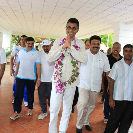 නිදහස් චතුරස්‍රය අසල ශරීර සුවතාවයේ යෙදෙන හිතවතුන්ගේ විශේෂ හමුව