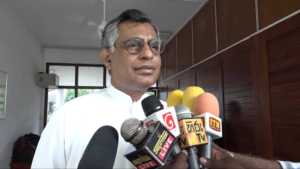 අන්තවාදීන්ට පඩි ගෙවු බවට මහින්ද රාජපක්ෂ කල ප්‍රකාශය විමර්ශණය කල යුතුයි