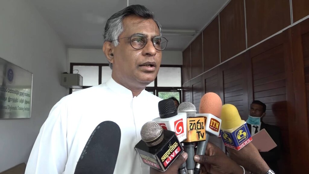 මම රාජපක්ෂලාගේ සහගහන බදු සති දෙකෙන් ඉවත් කරා