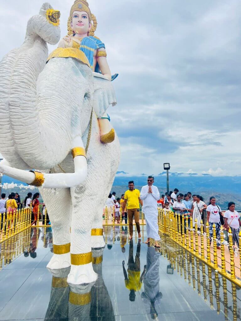 පාර්ලිමේන්තු මන්ත්‍රී පාඨලී චම්පික රණවක මහතා පසුගිය දා කූරගල පුද බිම වැඳ පුදා ගත්තේය.
