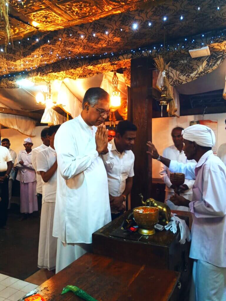 සබරගමුව ඓතිහාසික බොල්තුඹේ මහ සමන් දේවාලයේ වාර්ෂික ඇසළ පෙරහැර මංගල්‍යයය.