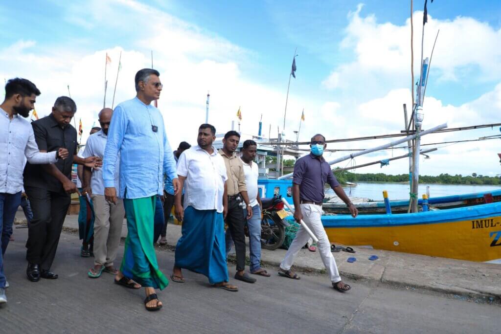 වාලච්චේන ධීවර වරාය නිරීක්ෂණ චාරිකාව.